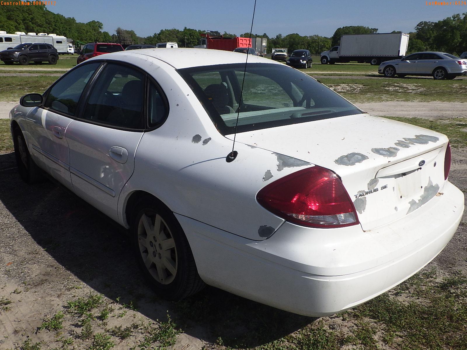 4-06124 (Cars-Sedan 4D)  Seller: Florida State D.J.J. 2005 FORD TAURUS