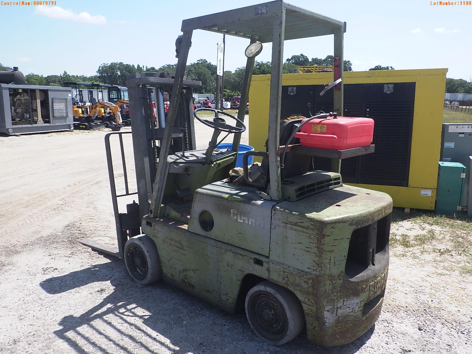 5-01108 (Equip.-Fork lift)  Seller:Private/Dealer CLARK CUSHION TIRE FORK LIFT