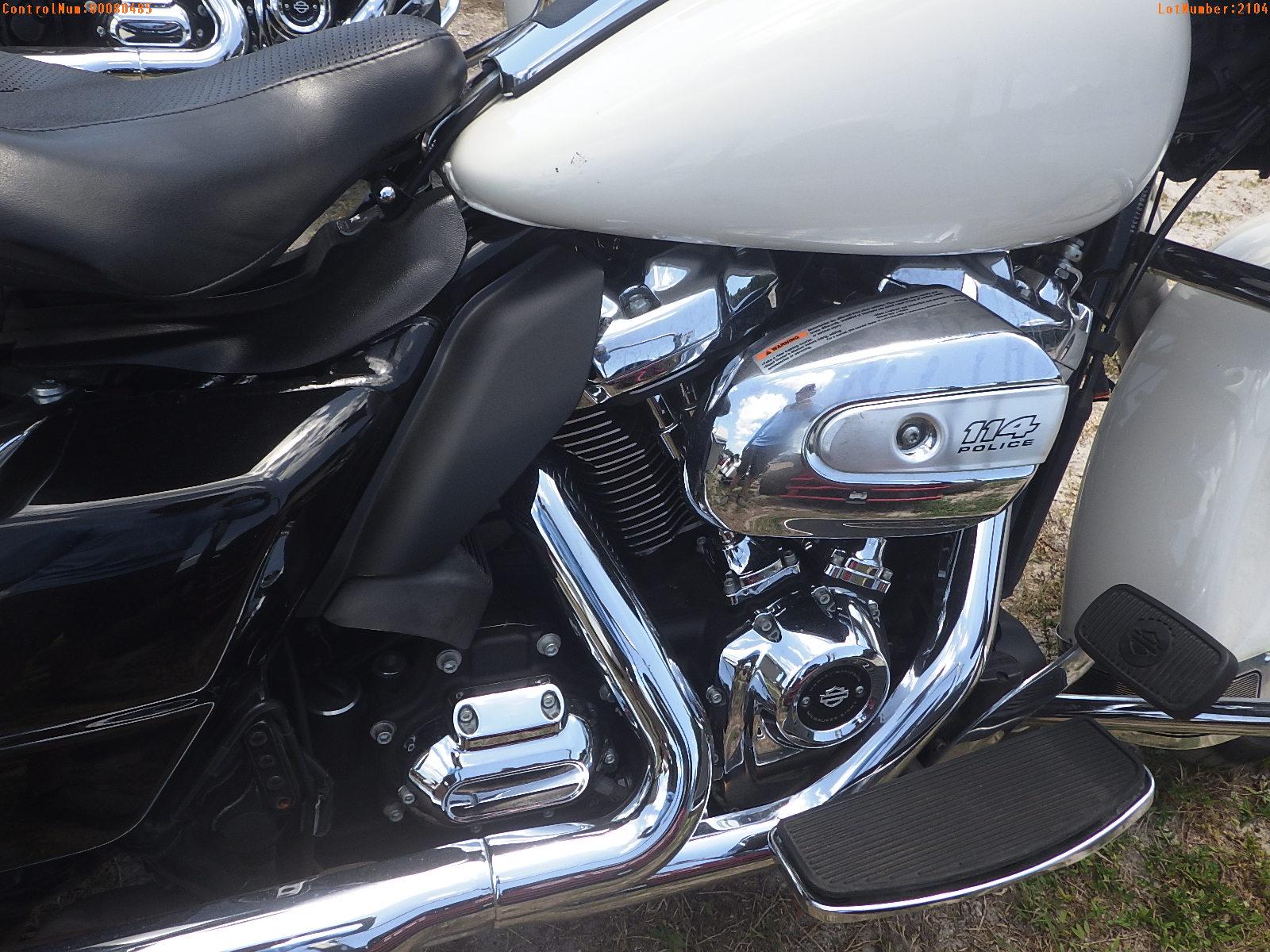 5-02104 (Cars-Motorcycle)  Seller: Gov-Hillsborough County Sheriffs 2021 HD FLHT