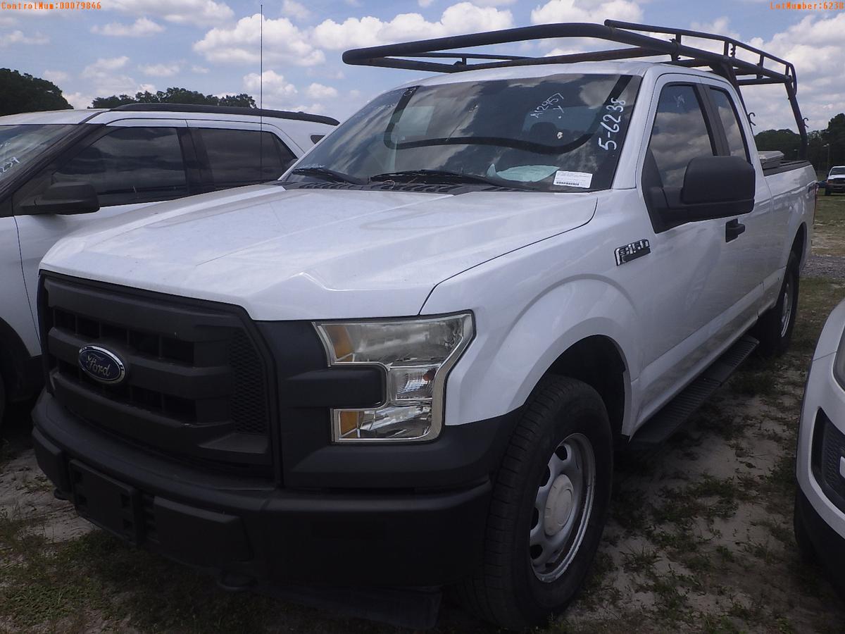 5-06238 (Trucks-Pickup 2D)  Seller: Gov-Hillsborough County B.O.C.C. 2017 FORD F