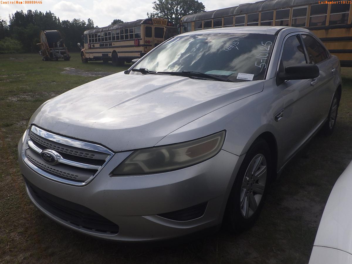 5-10125 (Cars-Sedan 4D)  Seller: Florida State F.D.L.E. 2011 FORD TAURUS