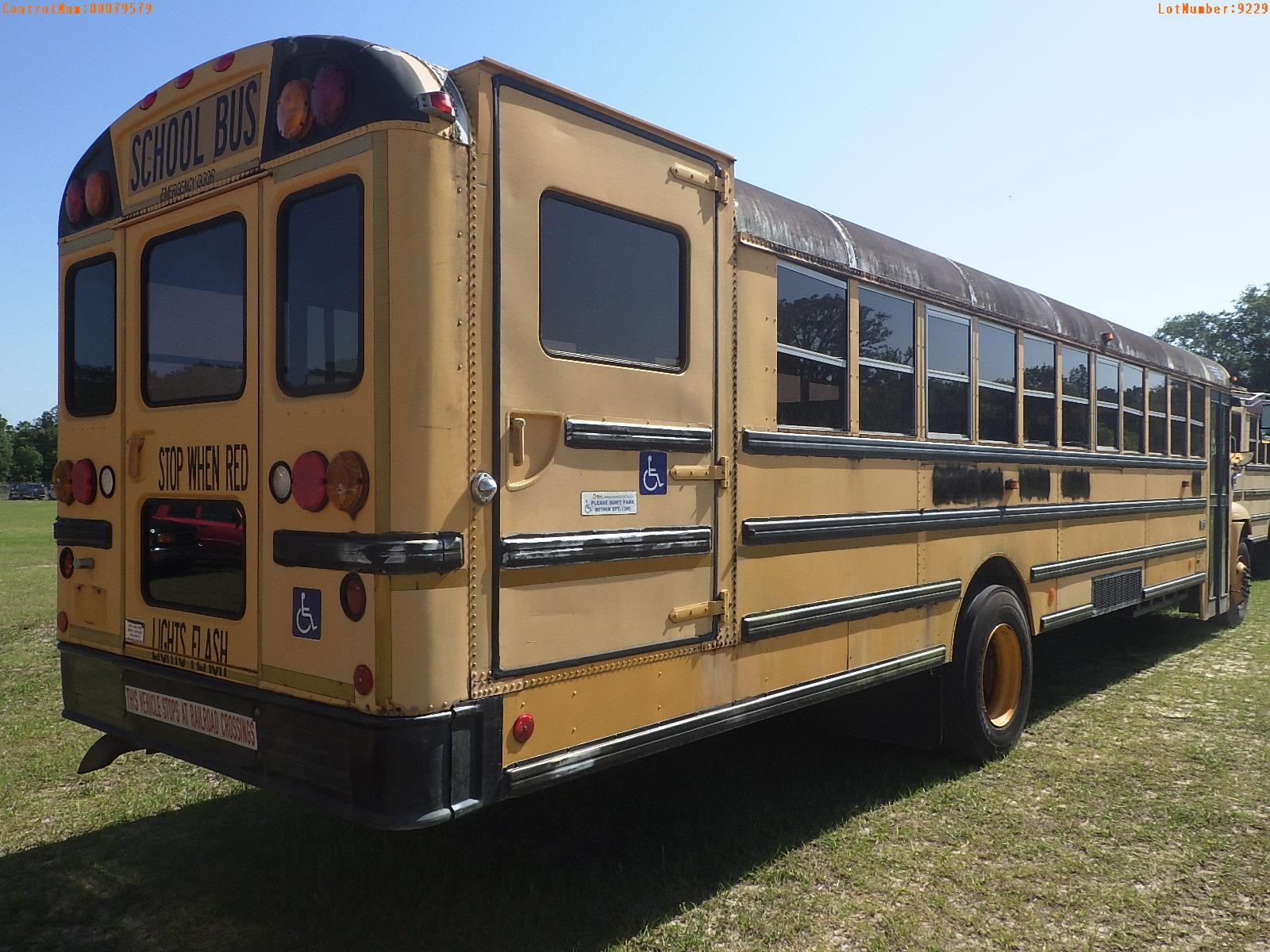 5-09229 (Trucks-Buses)  Seller: Gov-Hillsborough County School 2006 ICRP PB105