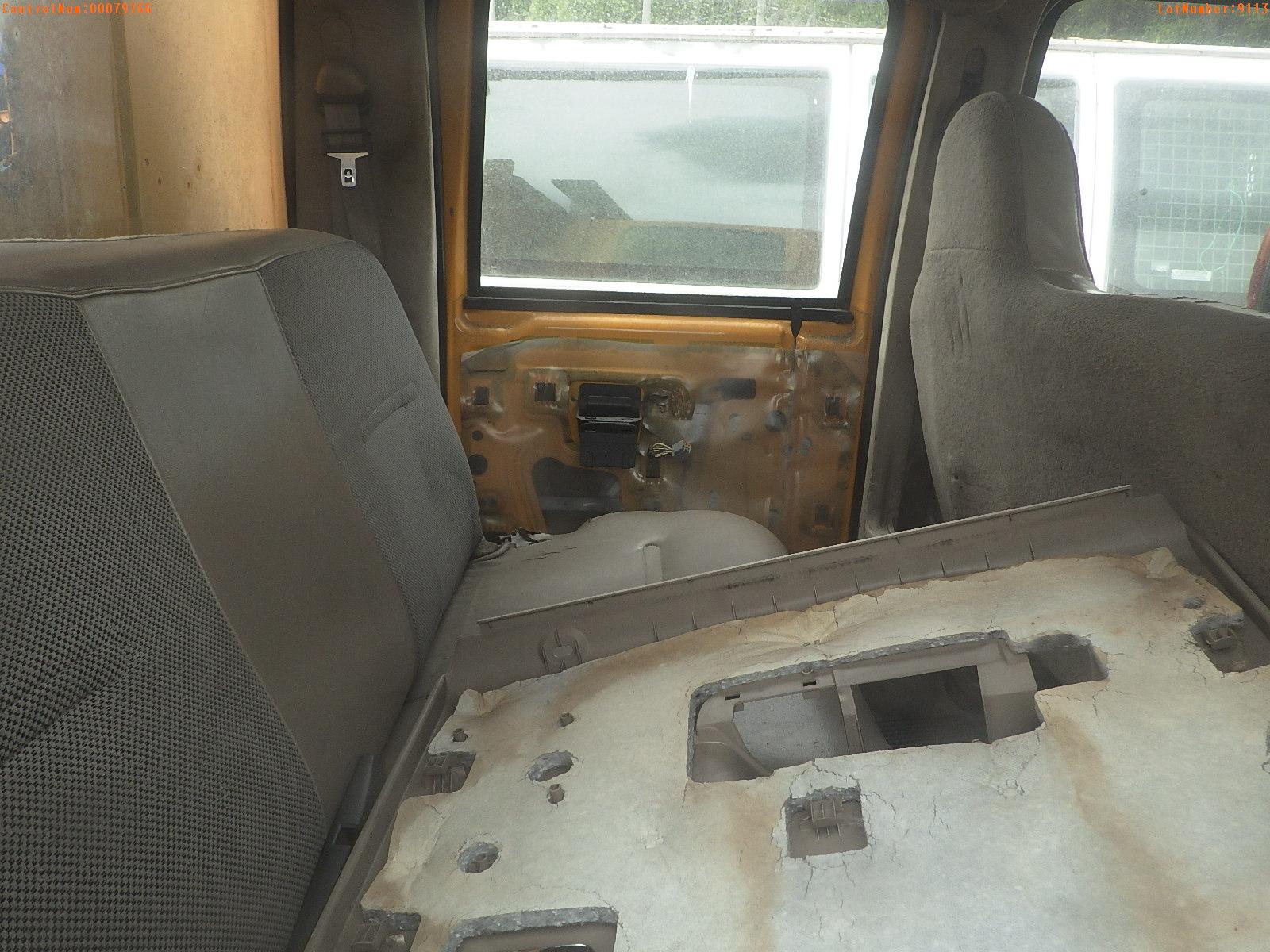 5-09113 (Trucks-Dump)  Seller: Florida State D.O.T. 2004 FORD F550