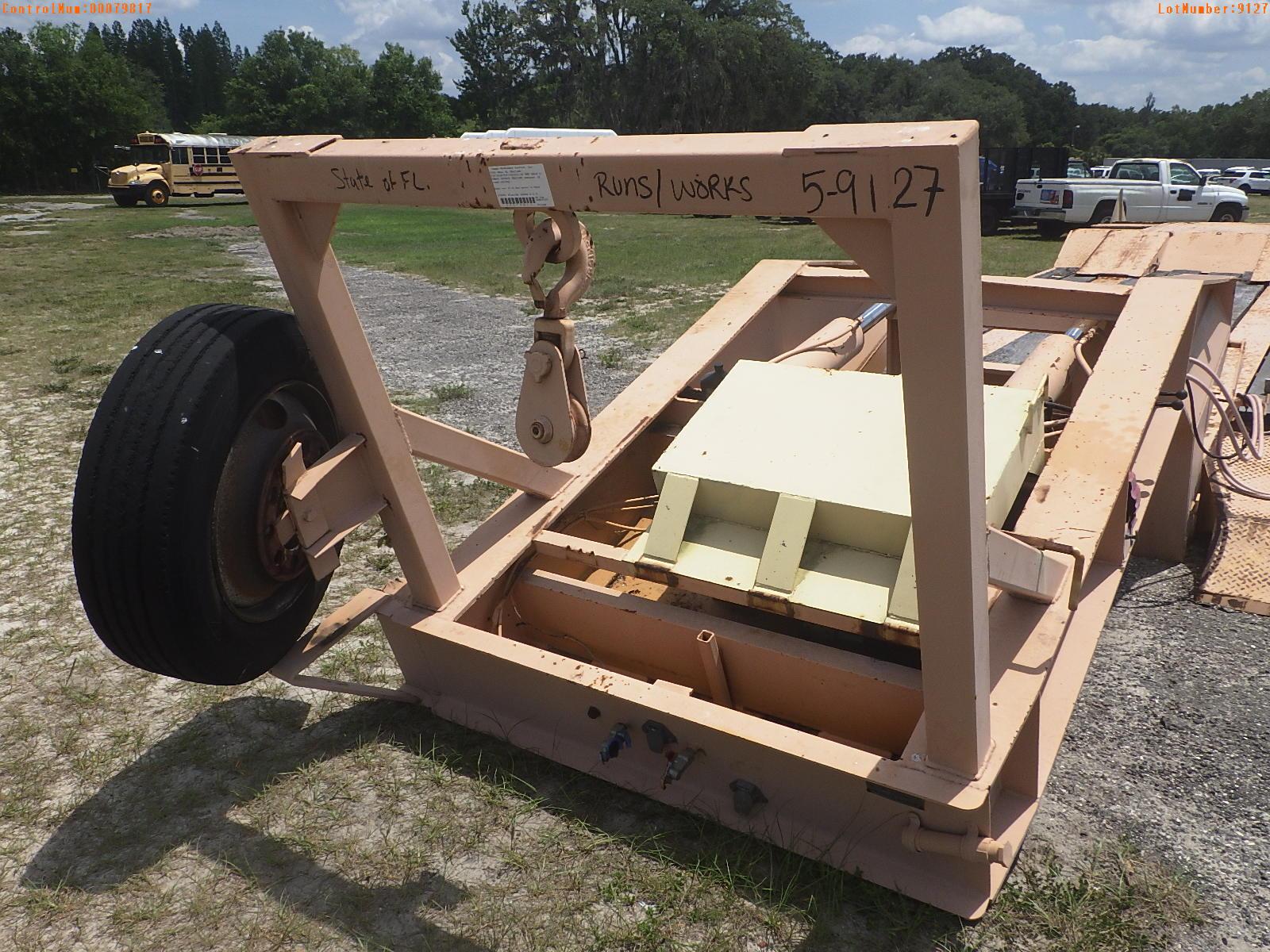 5-09127 (Trailers-Lowboy)  Seller: Florida State D.O.T. 1992 WALL SEMI