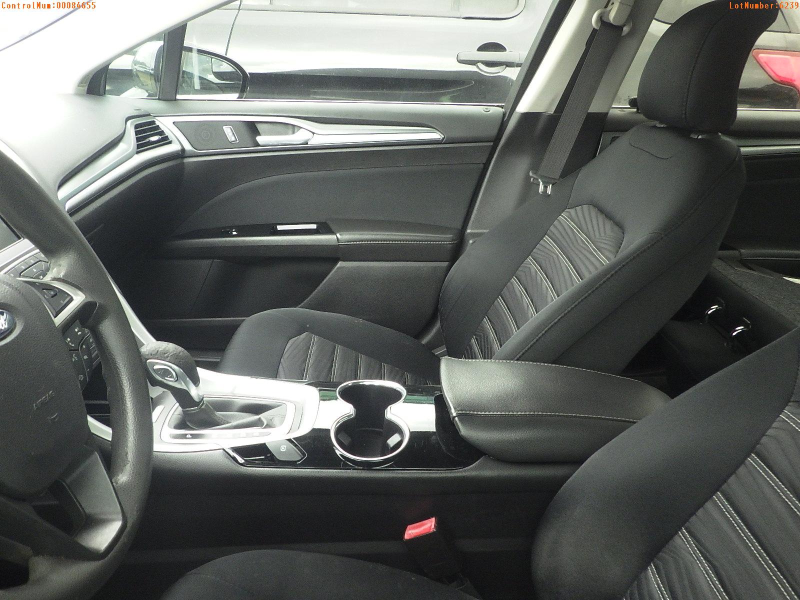 11-06239 (Cars-Sedan 4D)  Seller: Gov-Hernando County Sheriffs 2016 FORD FUSION