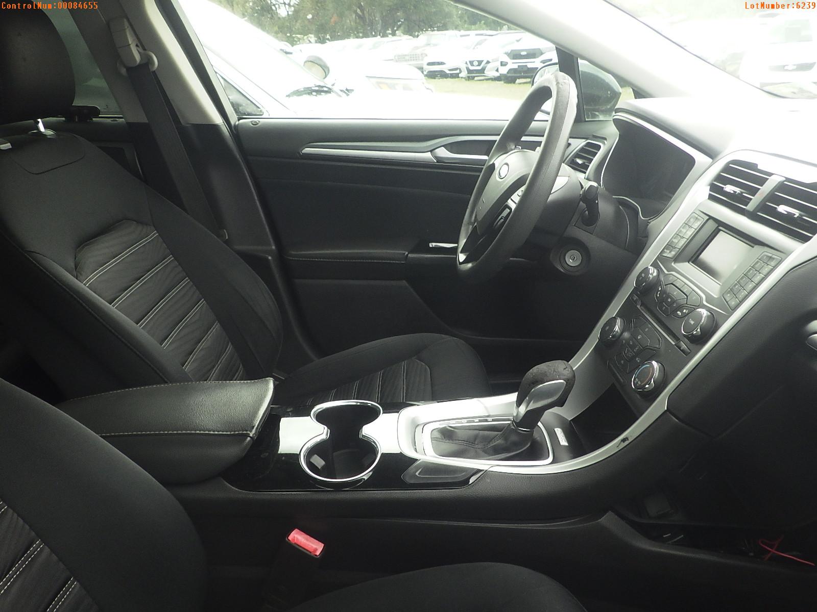 11-06239 (Cars-Sedan 4D)  Seller: Gov-Hernando County Sheriffs 2016 FORD FUSION