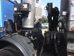 11-08128 (Trucks-Garbage)  Seller:Private/Dealer 2011 MACK LEU613