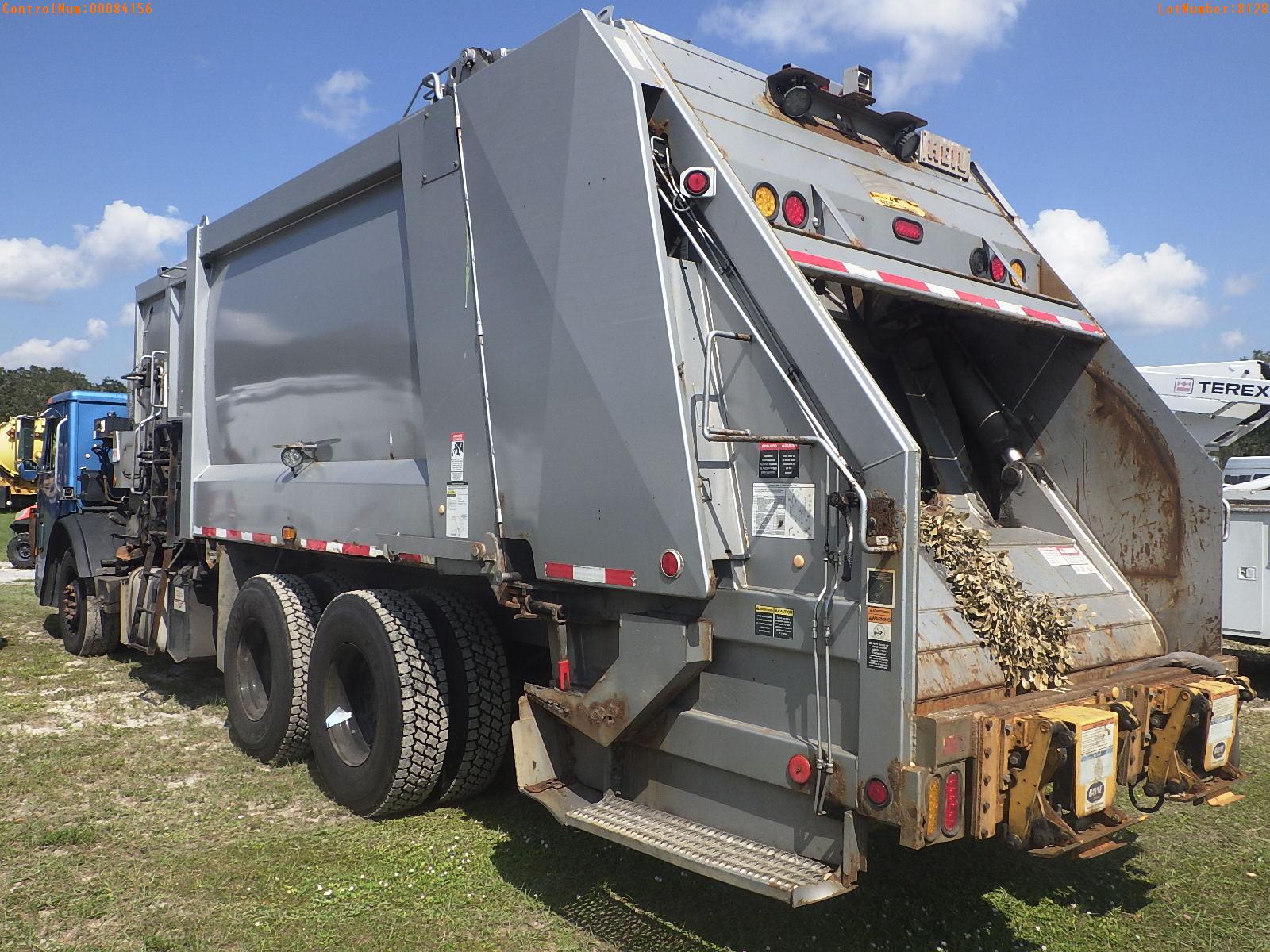 11-08128 (Trucks-Garbage)  Seller:Private/Dealer 2011 MACK LEU613