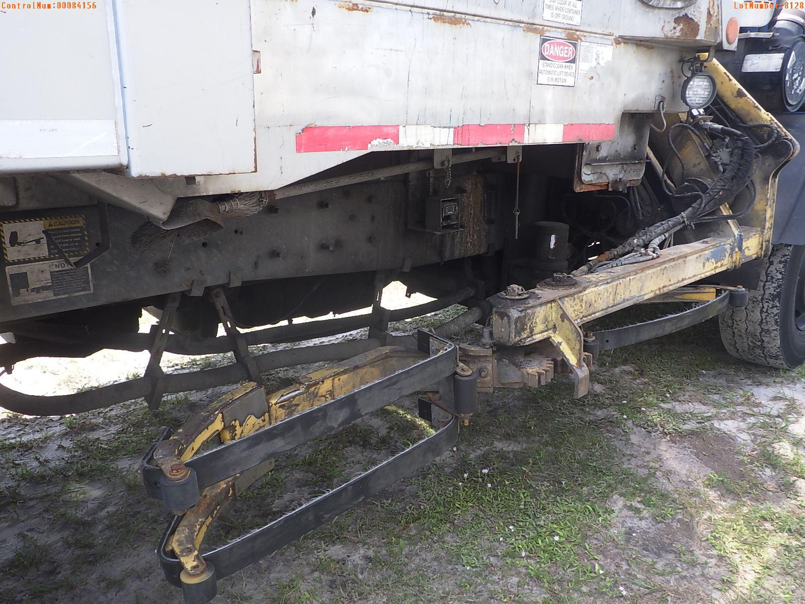11-08128 (Trucks-Garbage)  Seller:Private/Dealer 2011 MACK LEU613