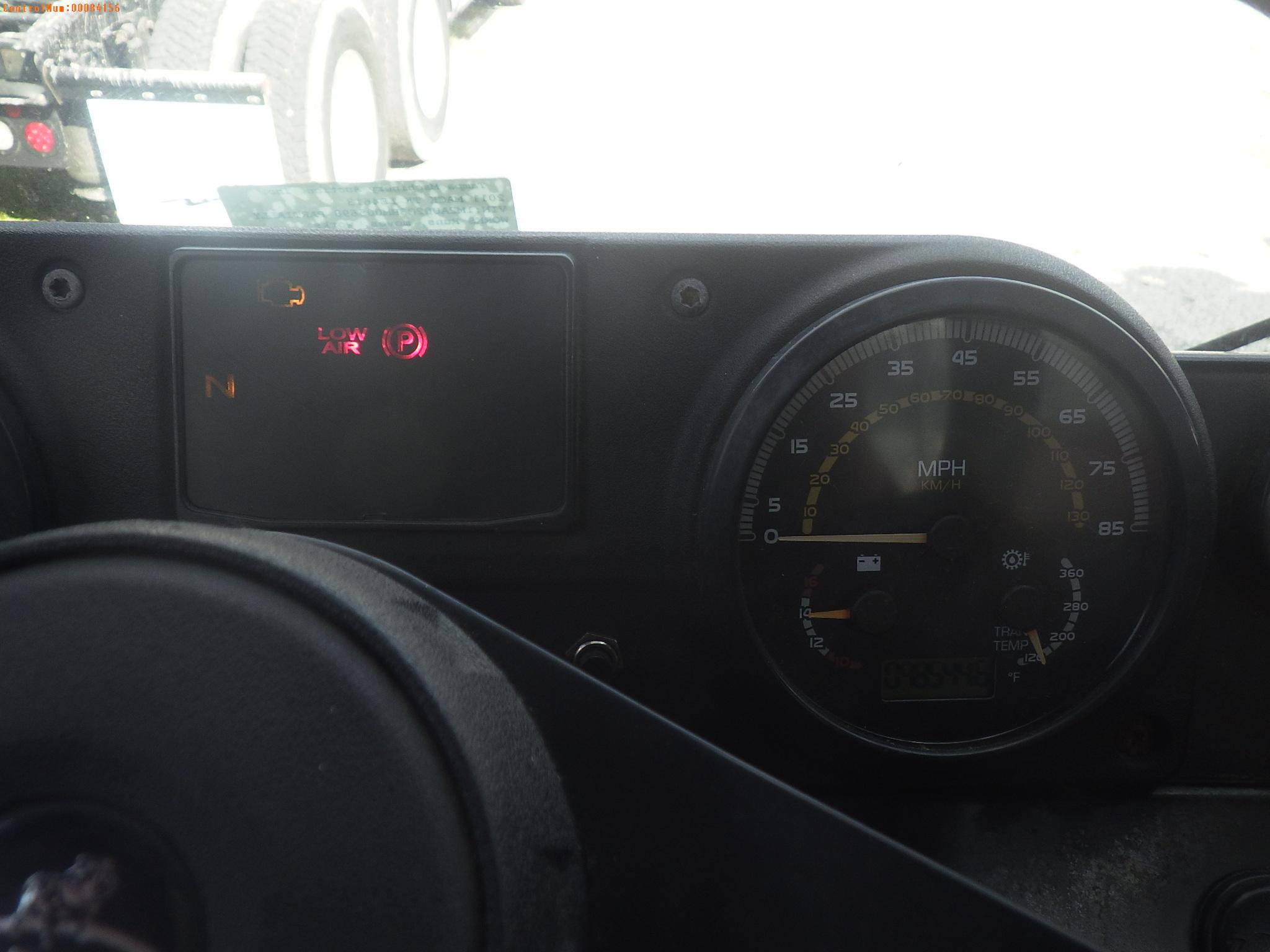11-08128 (Trucks-Garbage)  Seller:Private/Dealer 2011 MACK LEU613