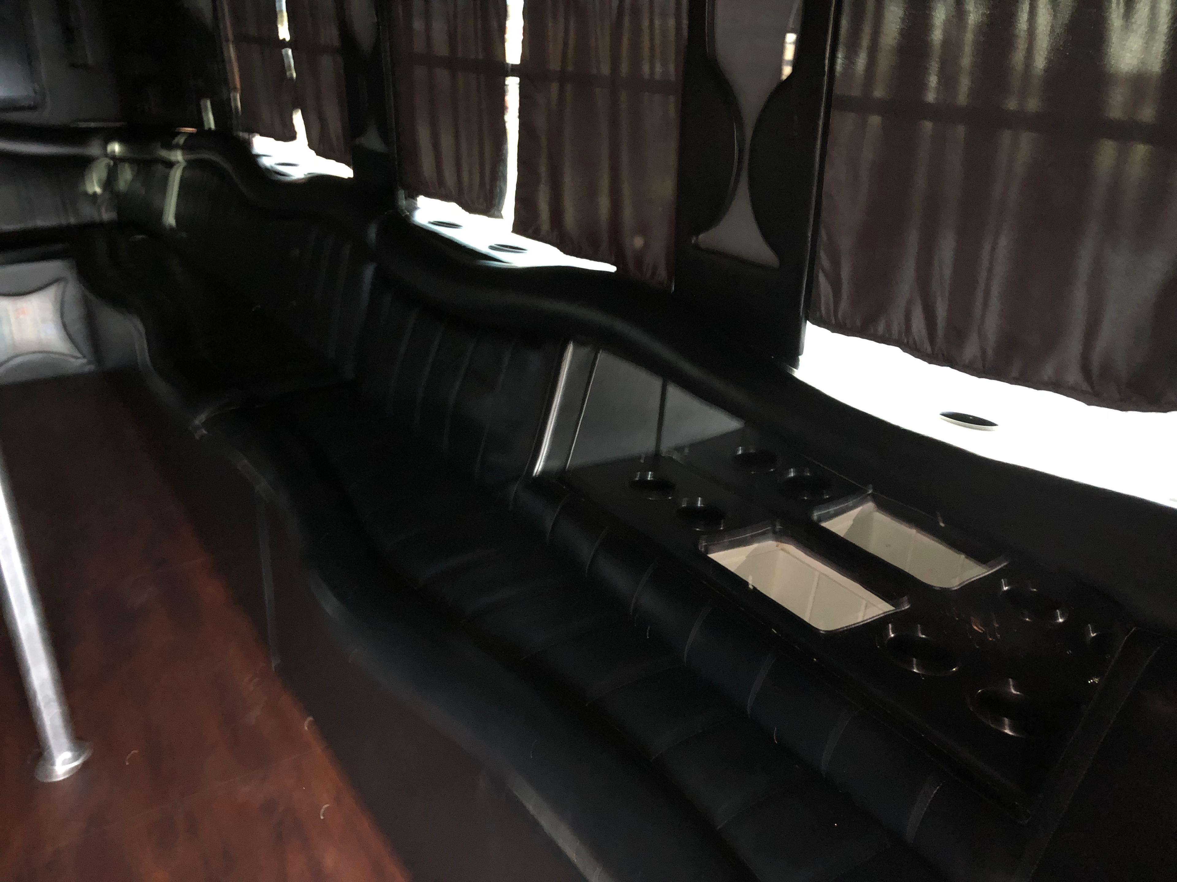 2004 International 3200 Limo Bus