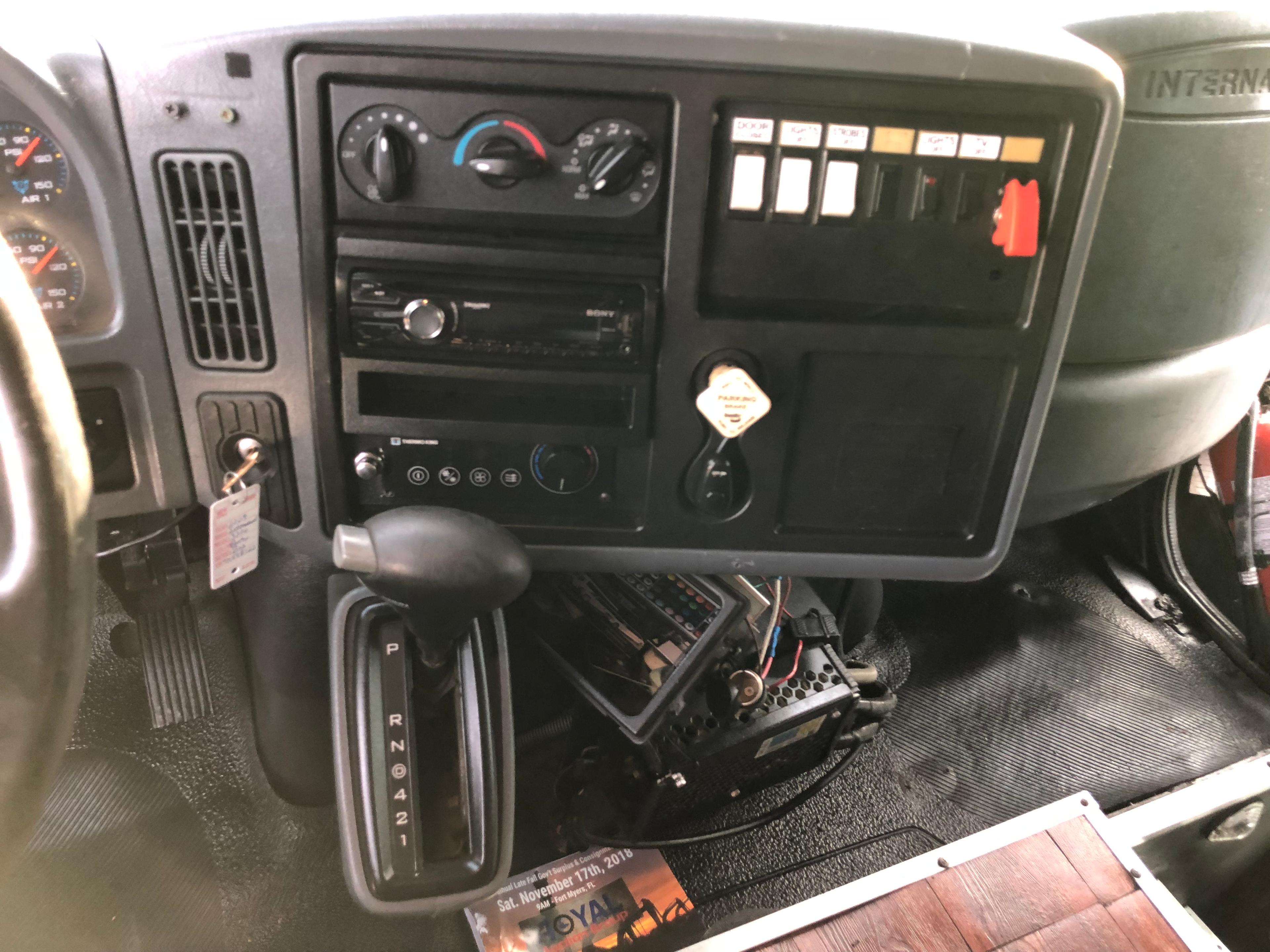 2004 International 3200 Limo Bus