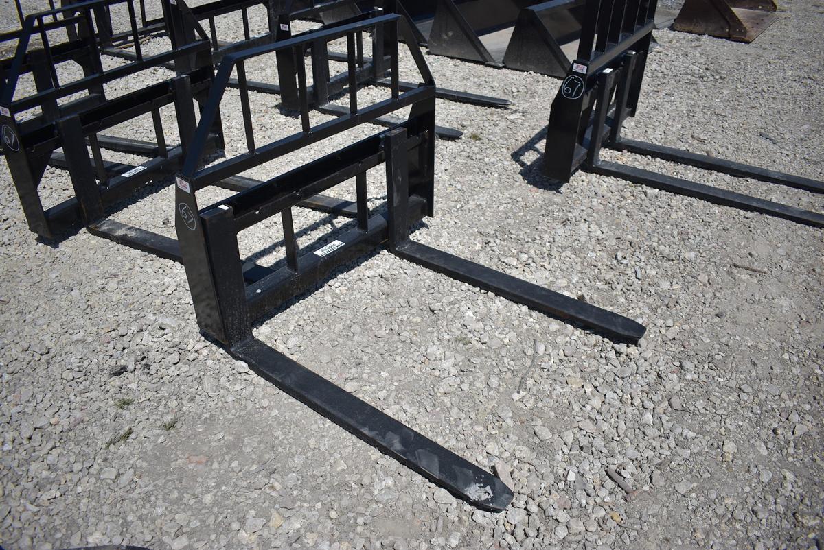 42in Skid Steer Forks Attachment Unused Item