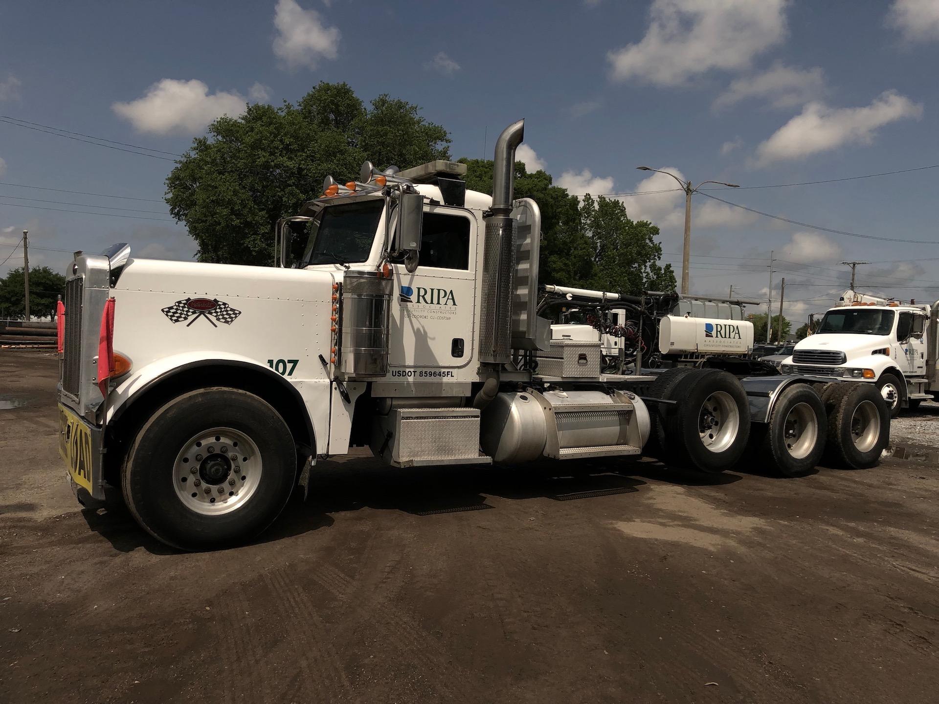 2005 Peterbilt 379 Tri Axle Truck Tractor (wetkit)