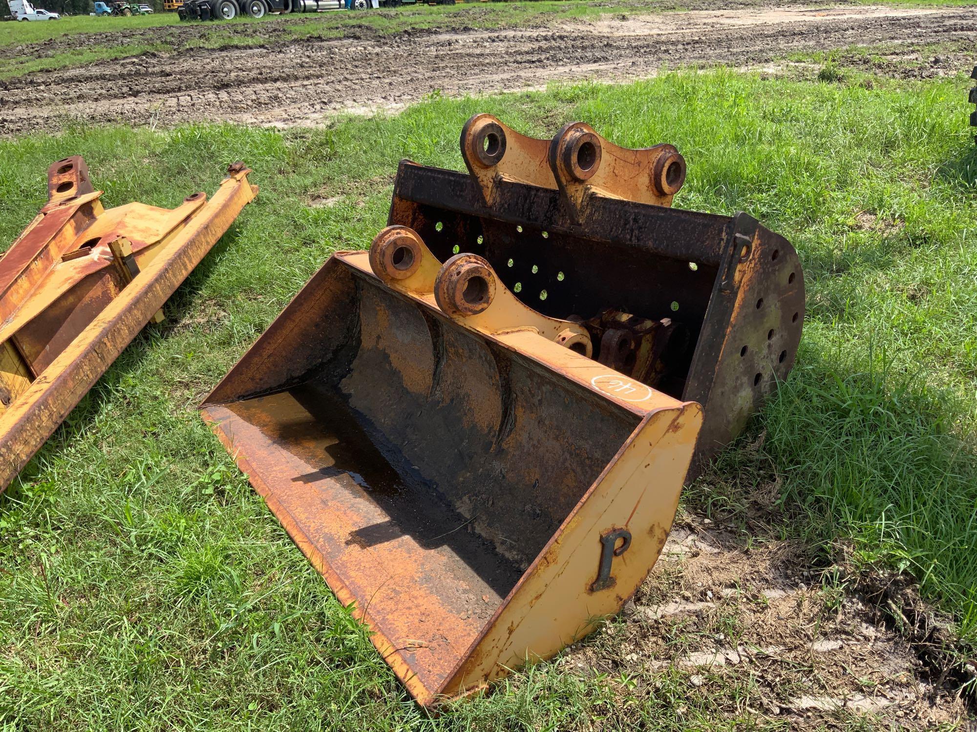 1994 Gradall G3WD 4x4 Grading Excavator with Attachments