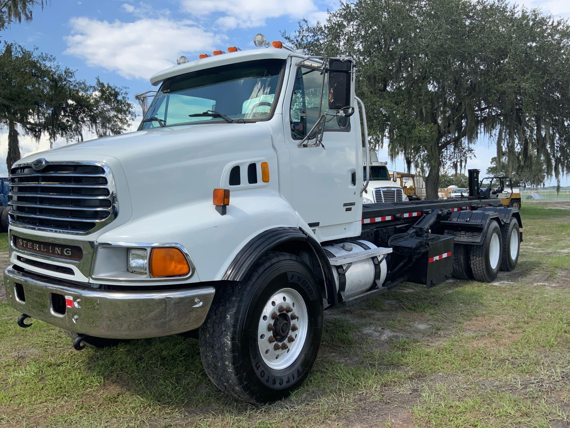 2007 Sterling L9500 T/A Rolloff Truck