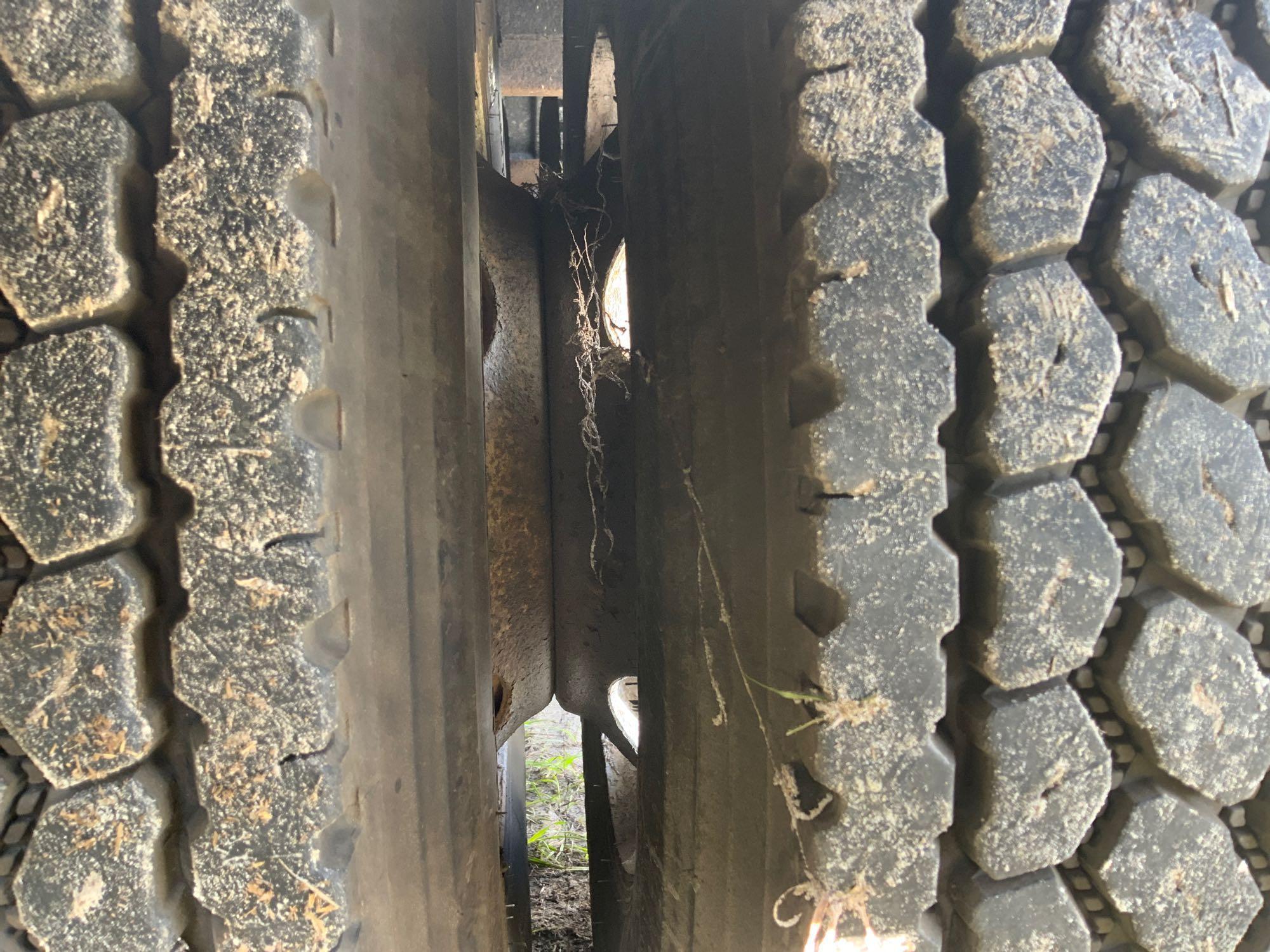 2007 Sterling L9500 T/A Rolloff Truck
