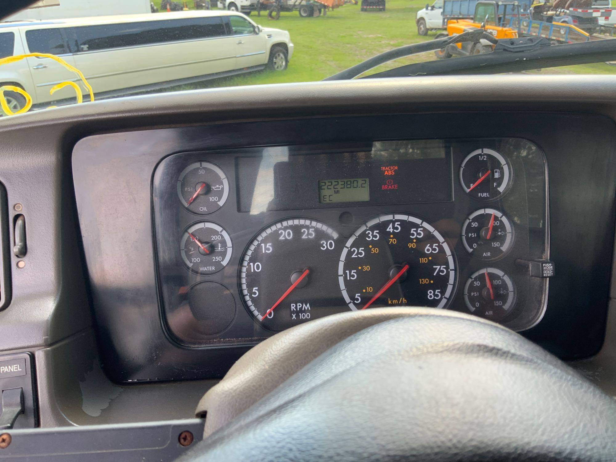 2007 Sterling L9500 T/A Rolloff Truck