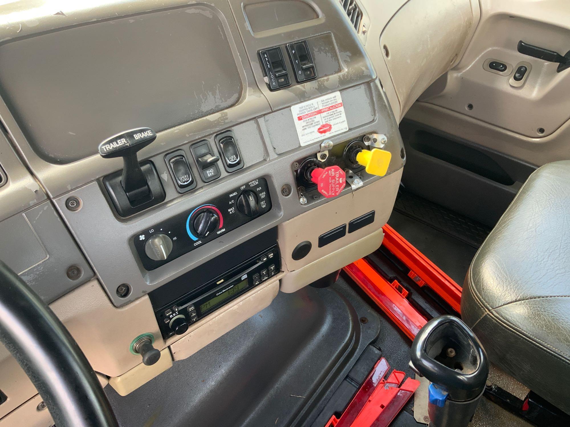 2007 Sterling L9500 T/A Rolloff Truck