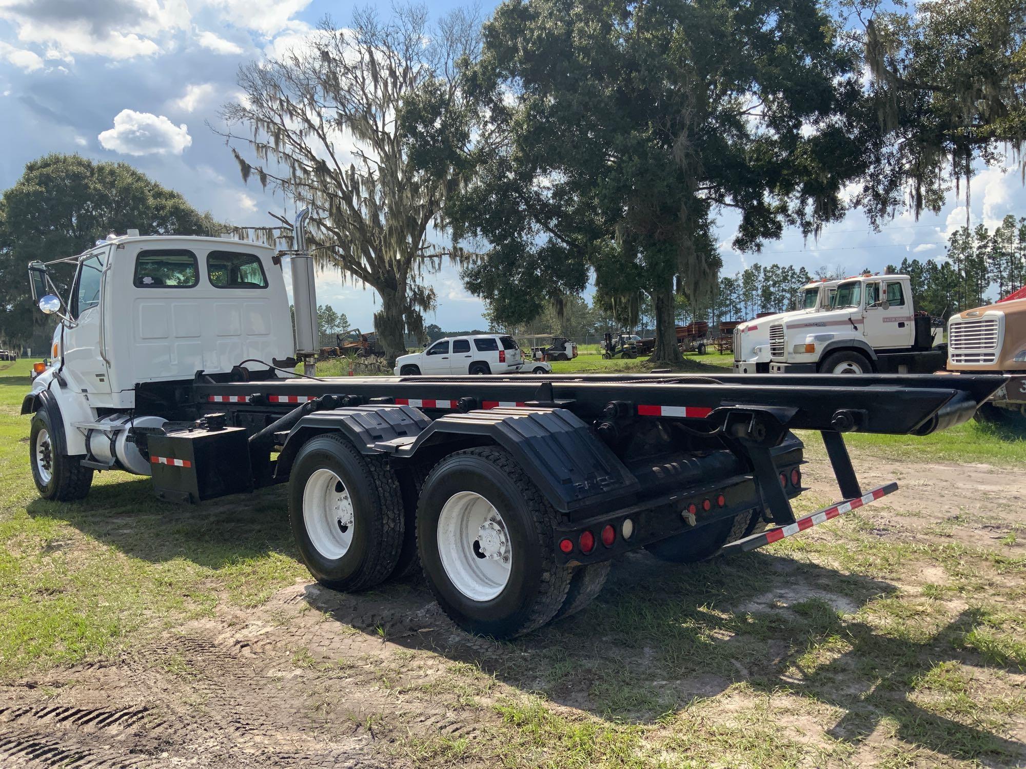 2007 Sterling L9500 T/A Rolloff Truck
