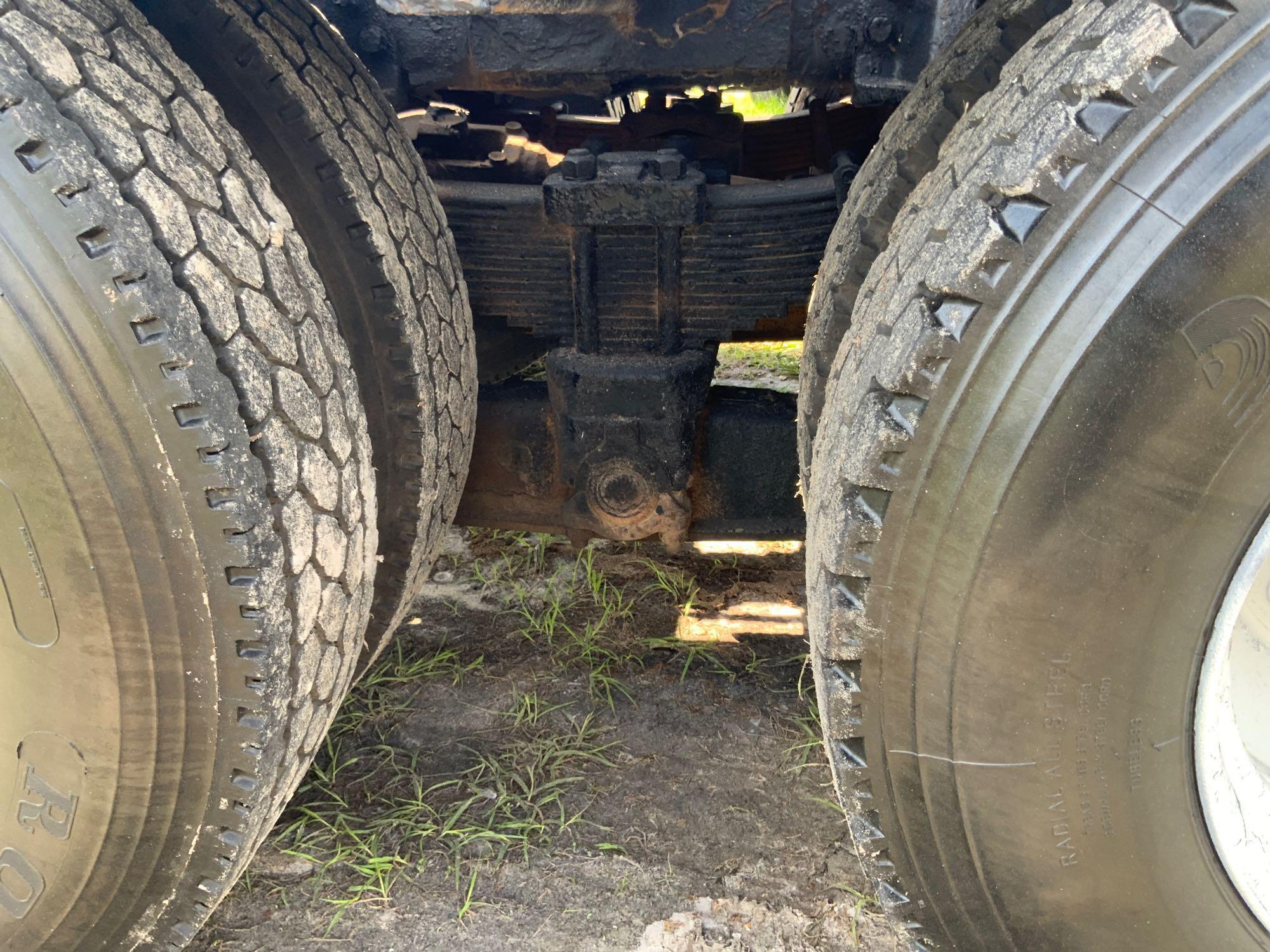 2007 Sterling L9500 T/A Rolloff Truck