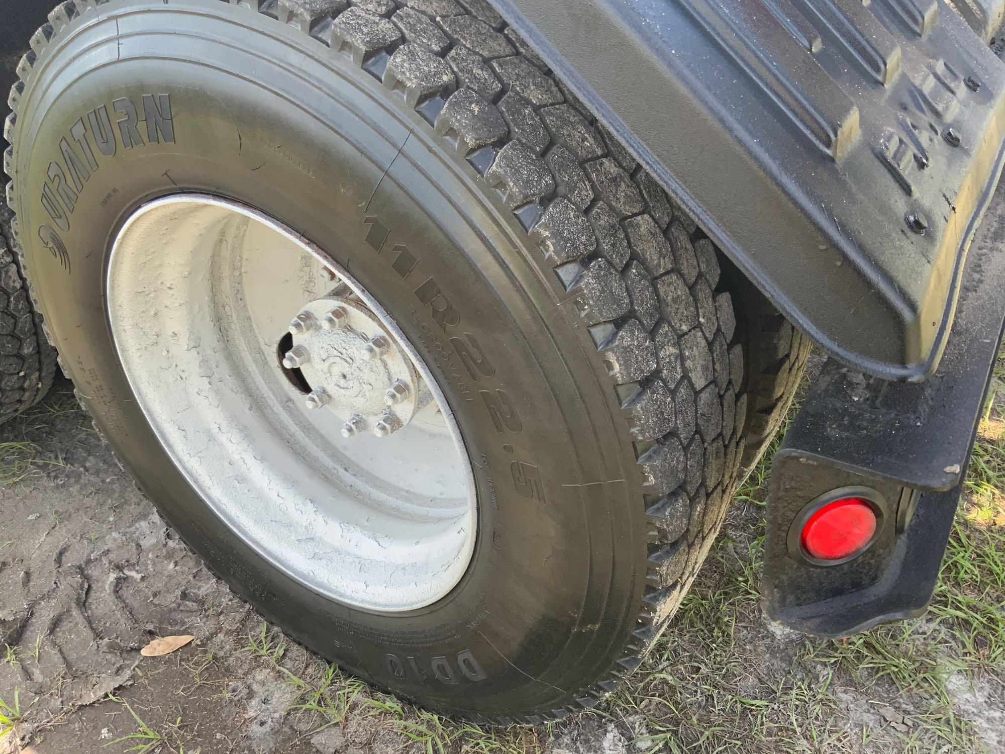 2007 Sterling L9500 T/A Rolloff Truck