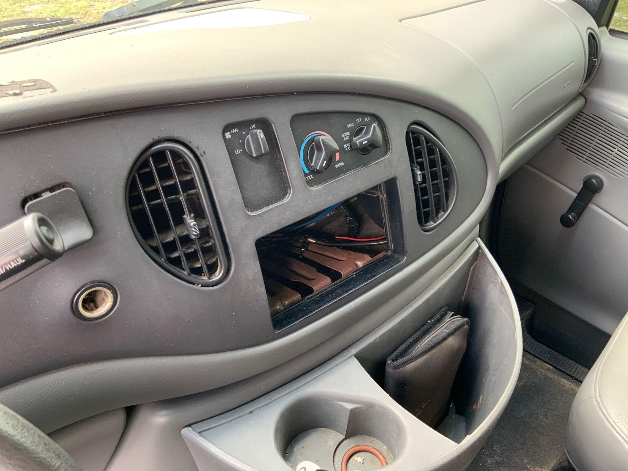 2005 Ford Econoline Box Van