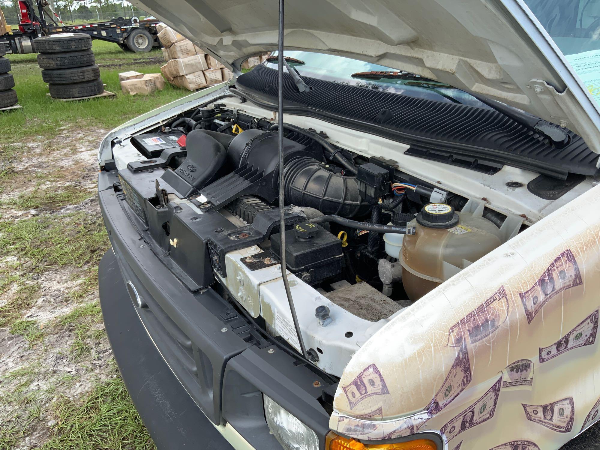 2005 Ford Econoline Box Van