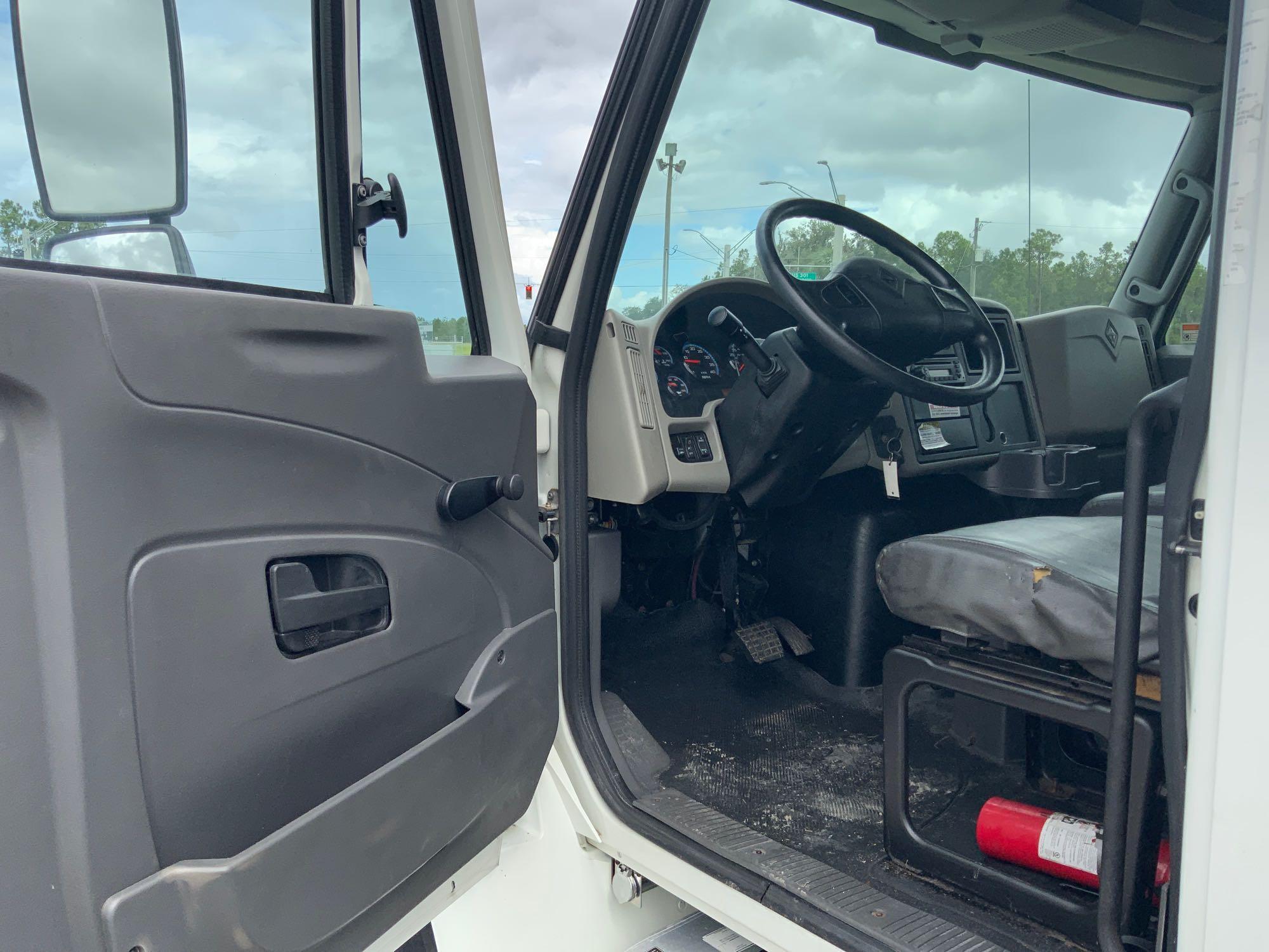 2013 International DuraStar 4300 Box Truck