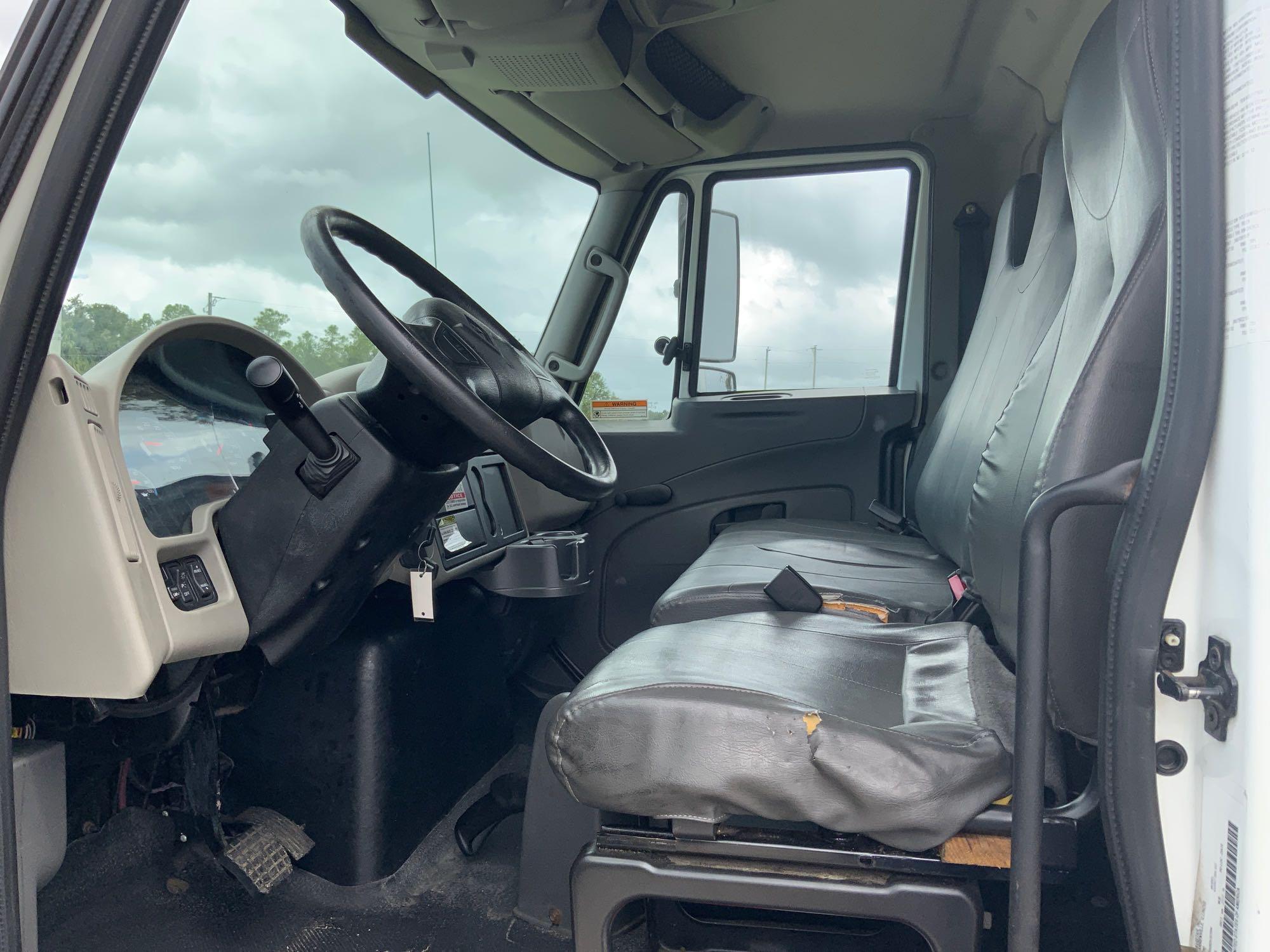 2013 International DuraStar 4300 Box Truck