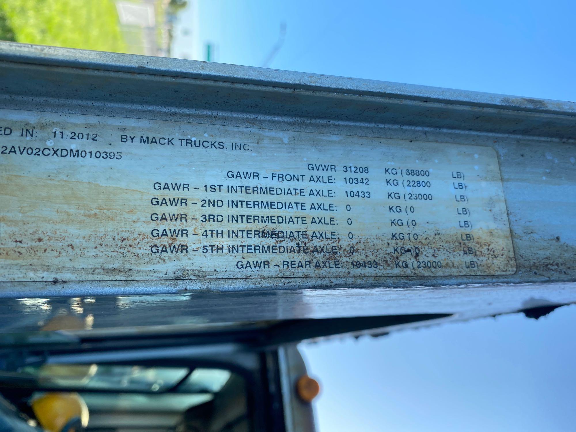 2013 Mack MRU613 40YD EZ-Pack Front Loader Garbage Truck