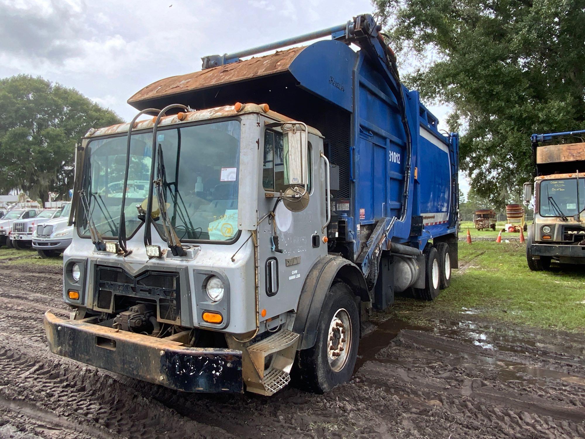 2013 Mack MRU613 40YD EZ-Pack Front Loader Garbage Truck