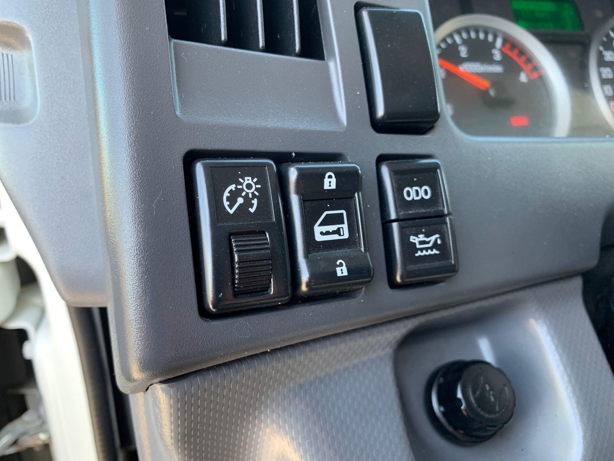 2012 Isuzu NPR 14FT Box Truck