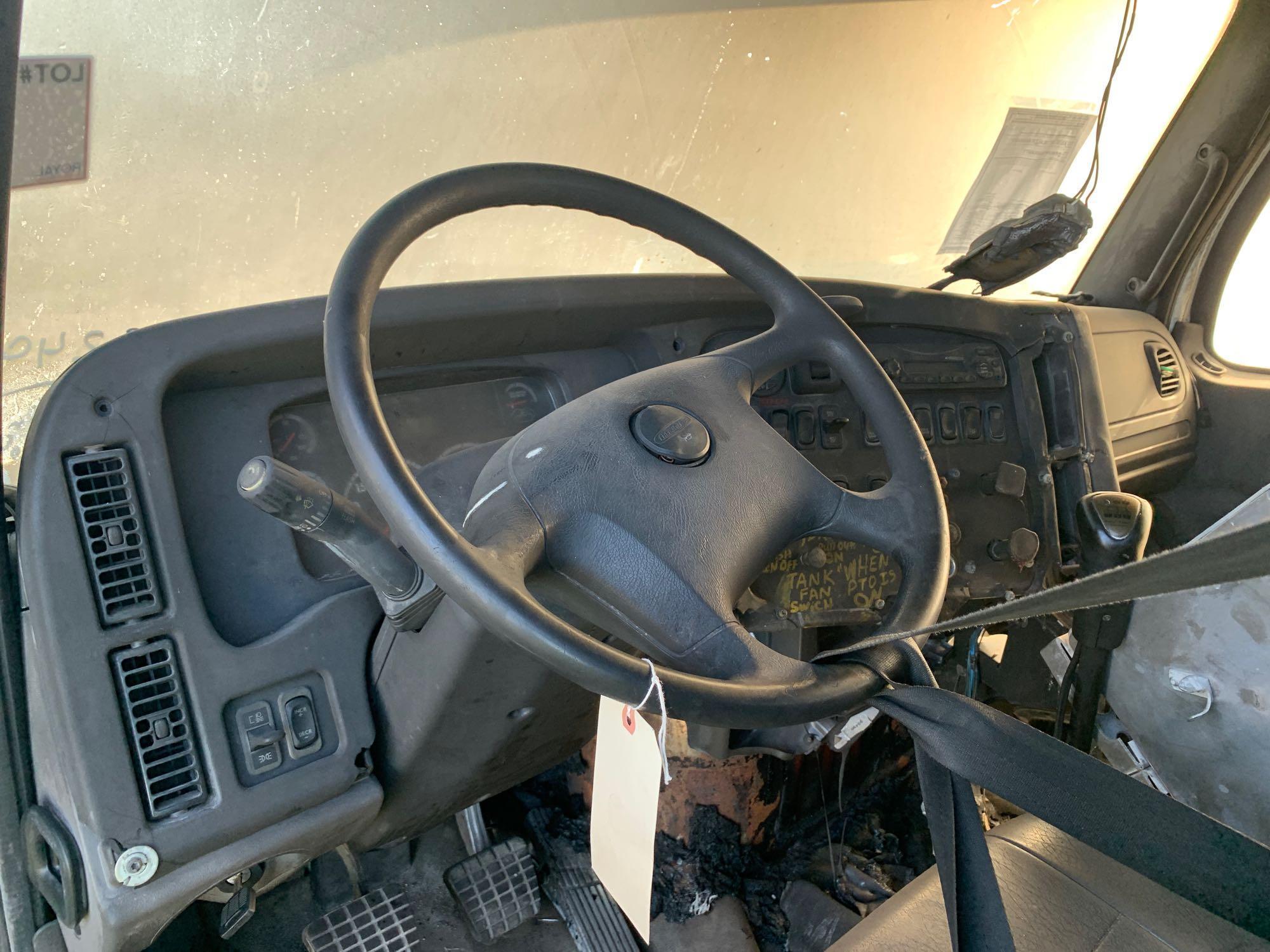 2014 Freightliner M2 T/A Truck Tractor