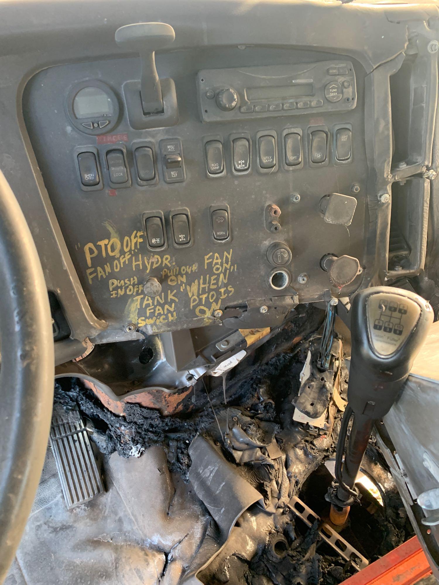 2014 Freightliner M2 T/A Truck Tractor