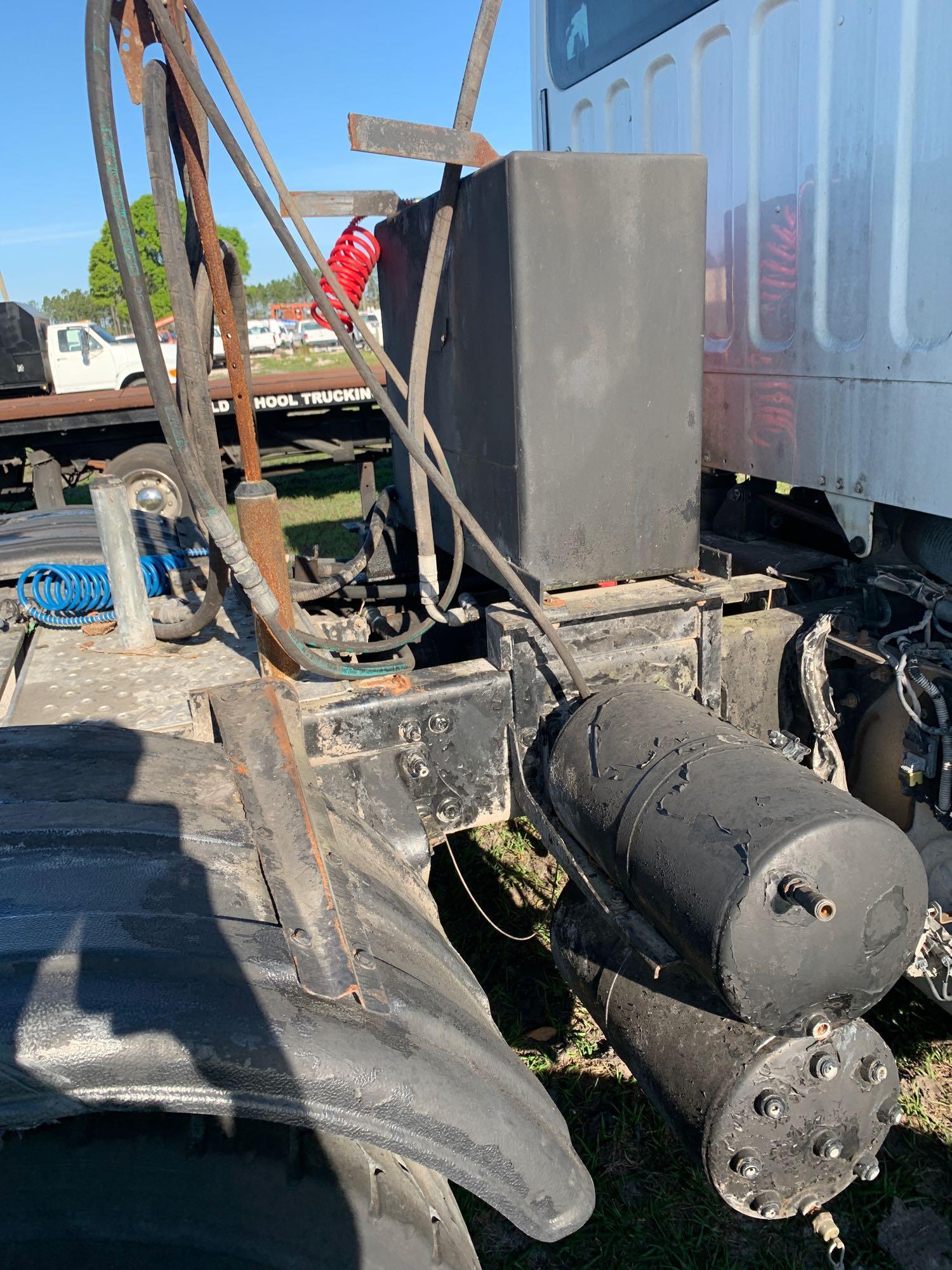 2014 Freightliner M2 T/A Truck Tractor