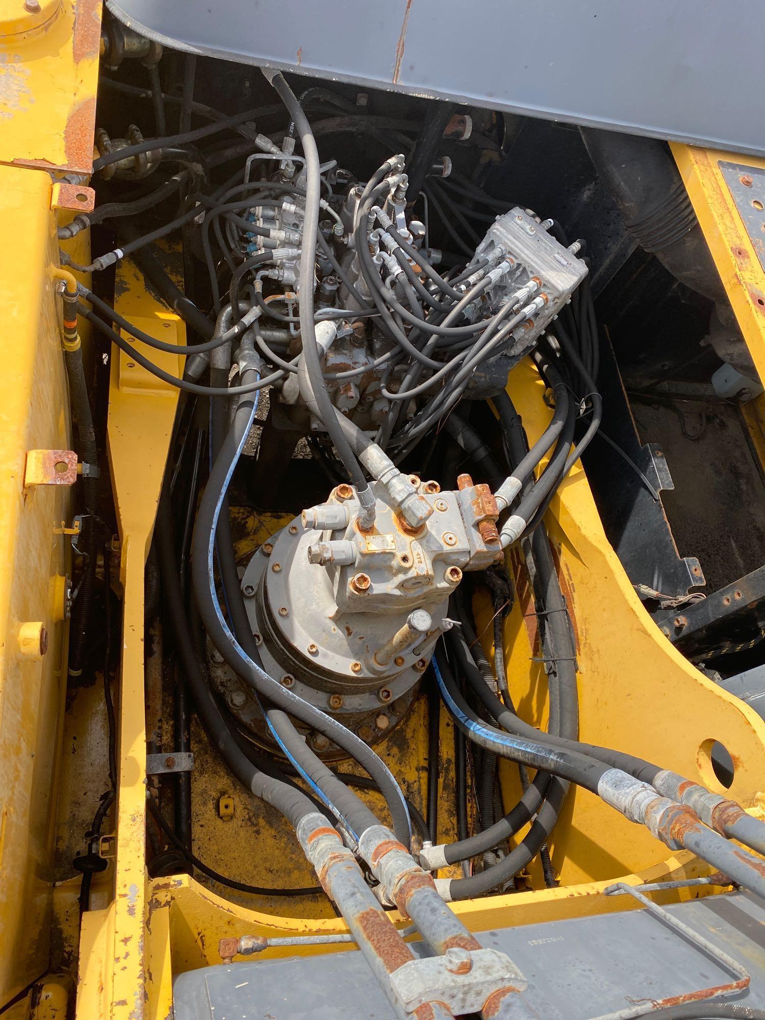 John Deere 350D LC Hydraulic Excavator