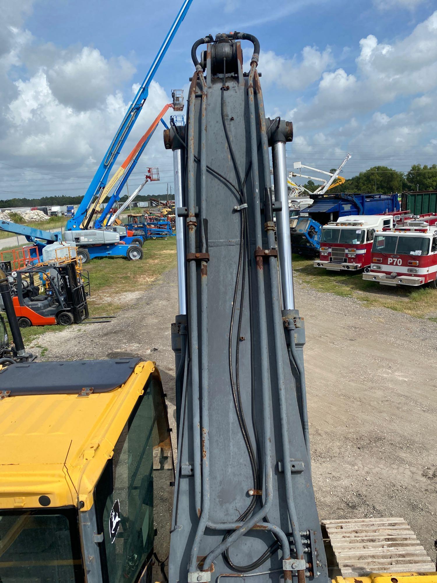 John Deere 350D LC Hydraulic Excavator