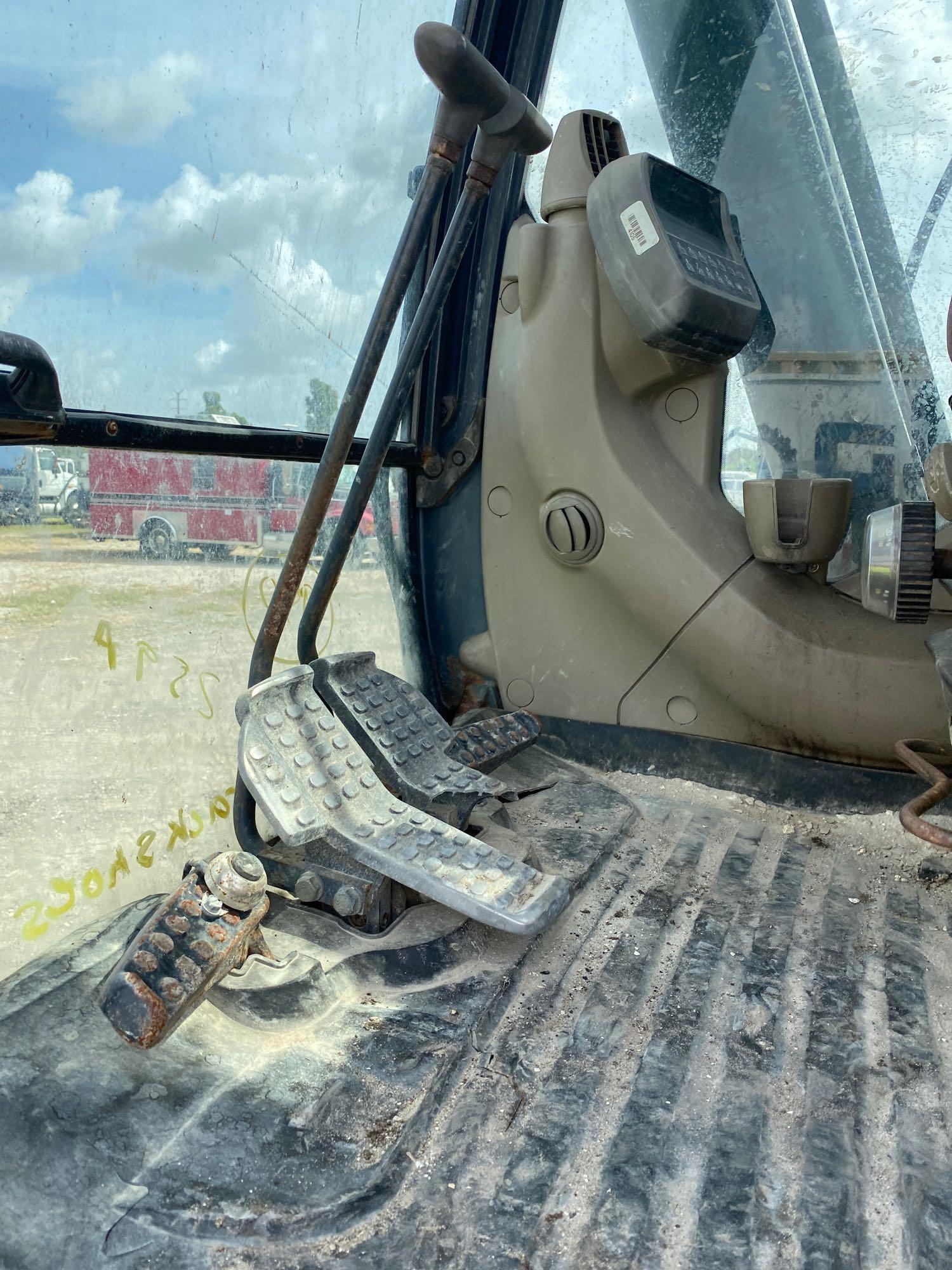 John Deere 350D LC Hydraulic Excavator