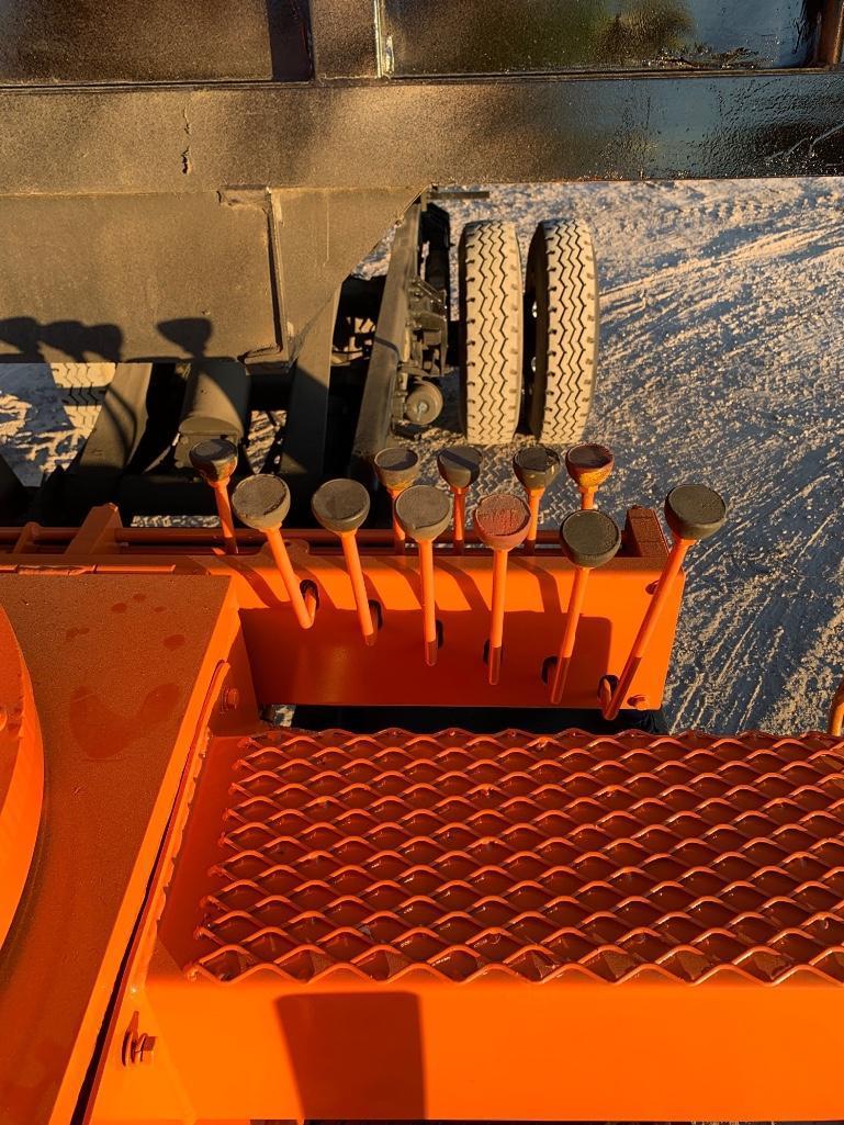 2004 Peterbilt 330 Grapple Truck