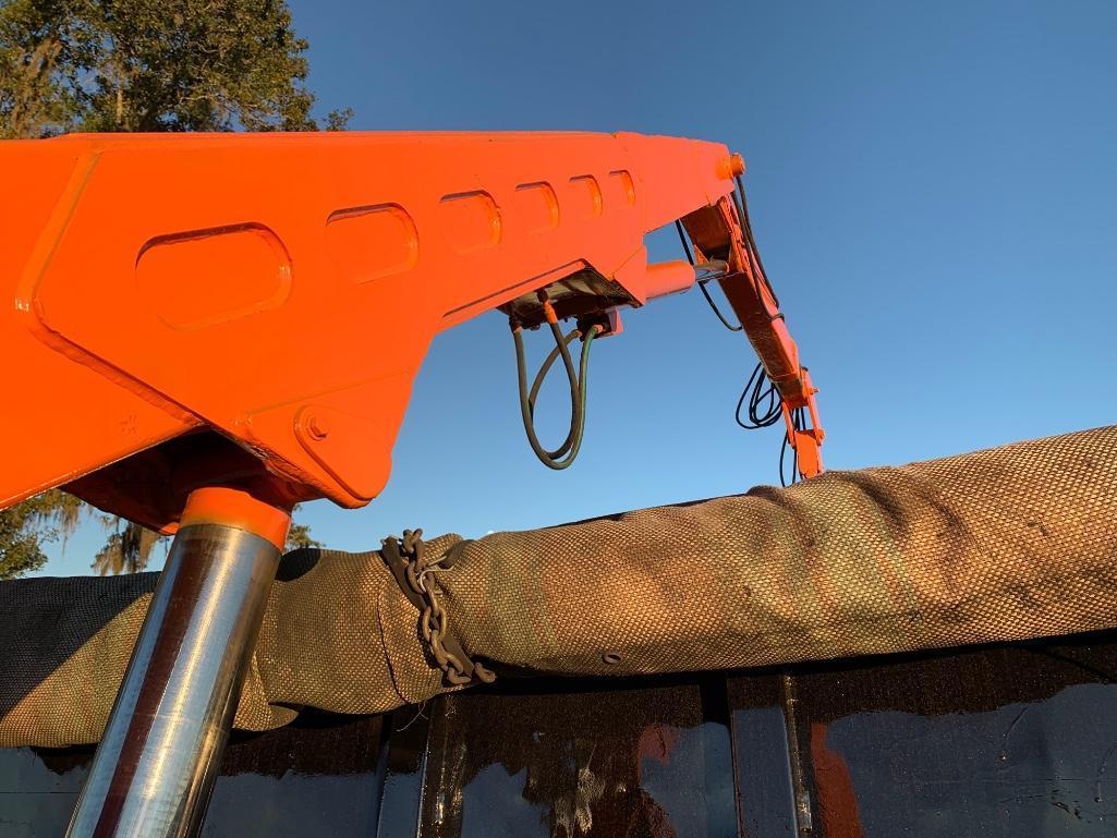 2004 Peterbilt 330 Grapple Truck