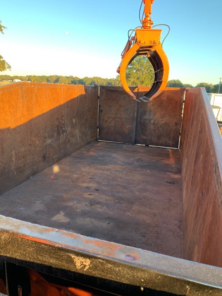 2004 Peterbilt 330 Grapple Truck