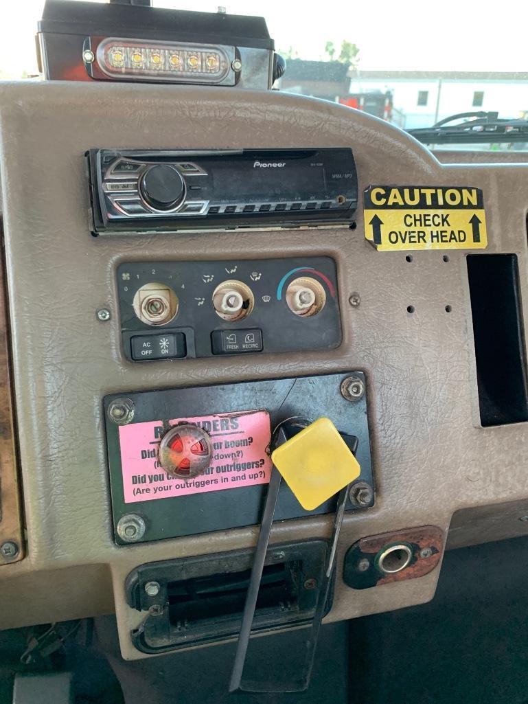 2004 Peterbilt 330 Grapple Truck