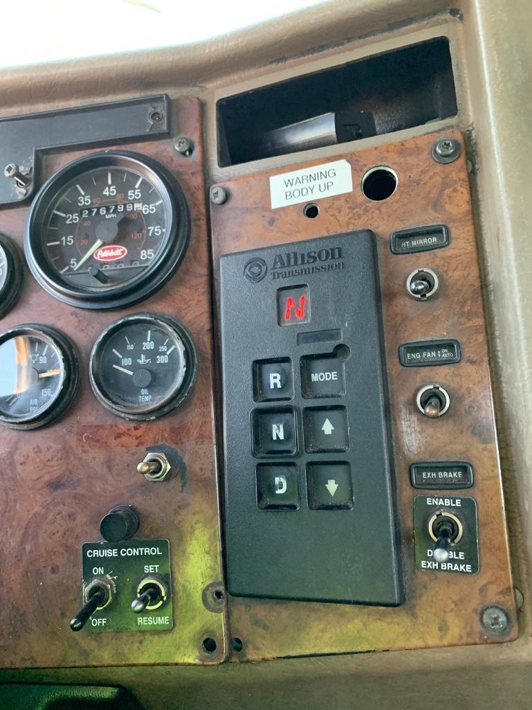2004 Peterbilt 330 Grapple Truck