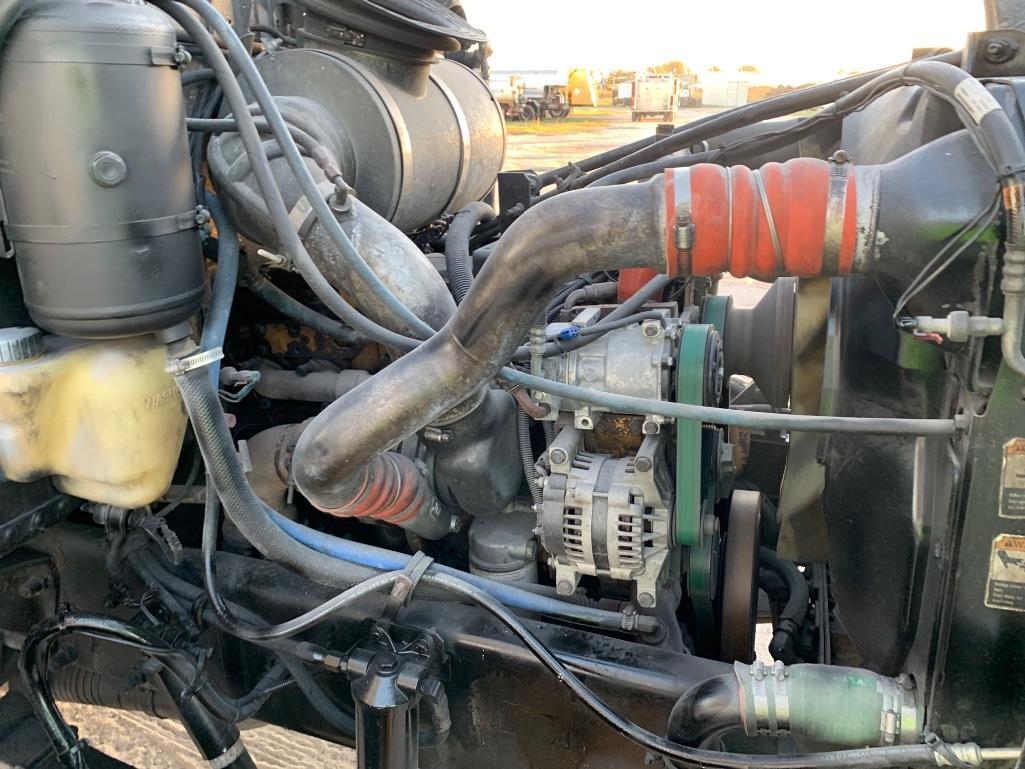 2004 Peterbilt 330 Grapple Truck