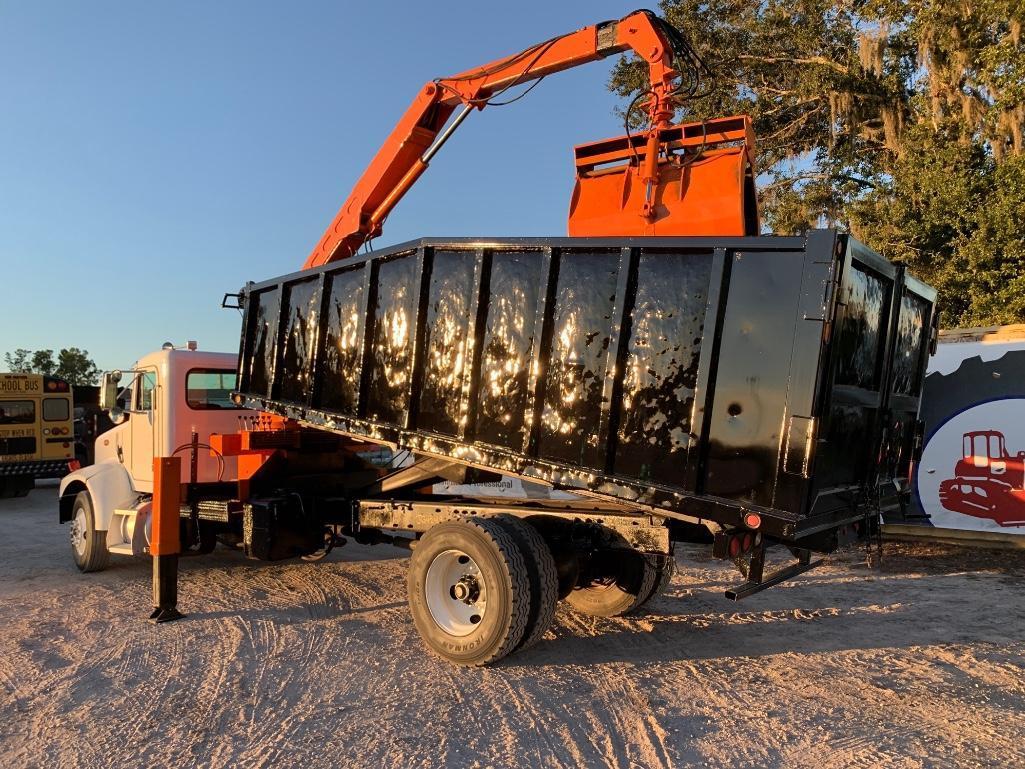 2004 Peterbilt 330 Grapple Truck
