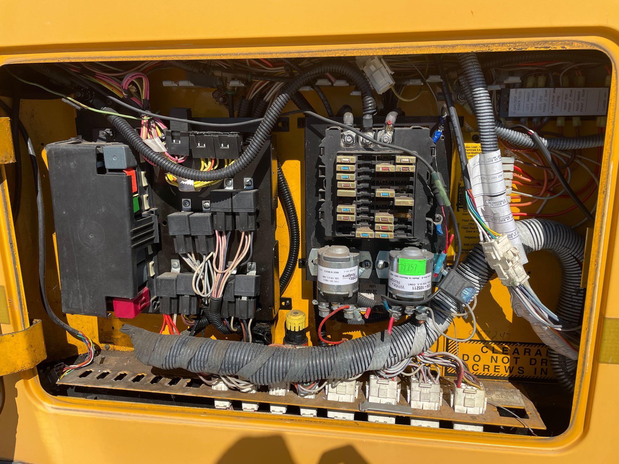 2003 IC Corporation 3000IC