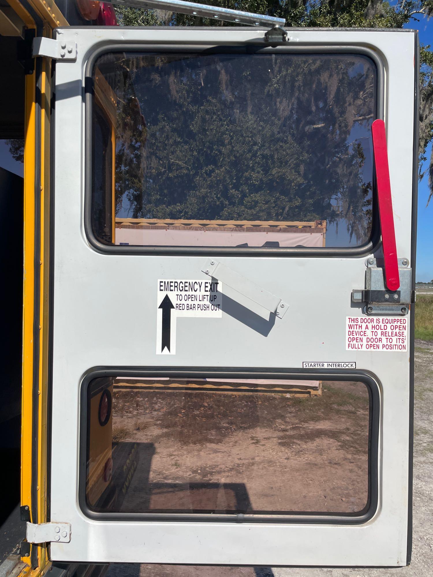 2003 IC Corporation 3000IC 71 Passenger Bus
