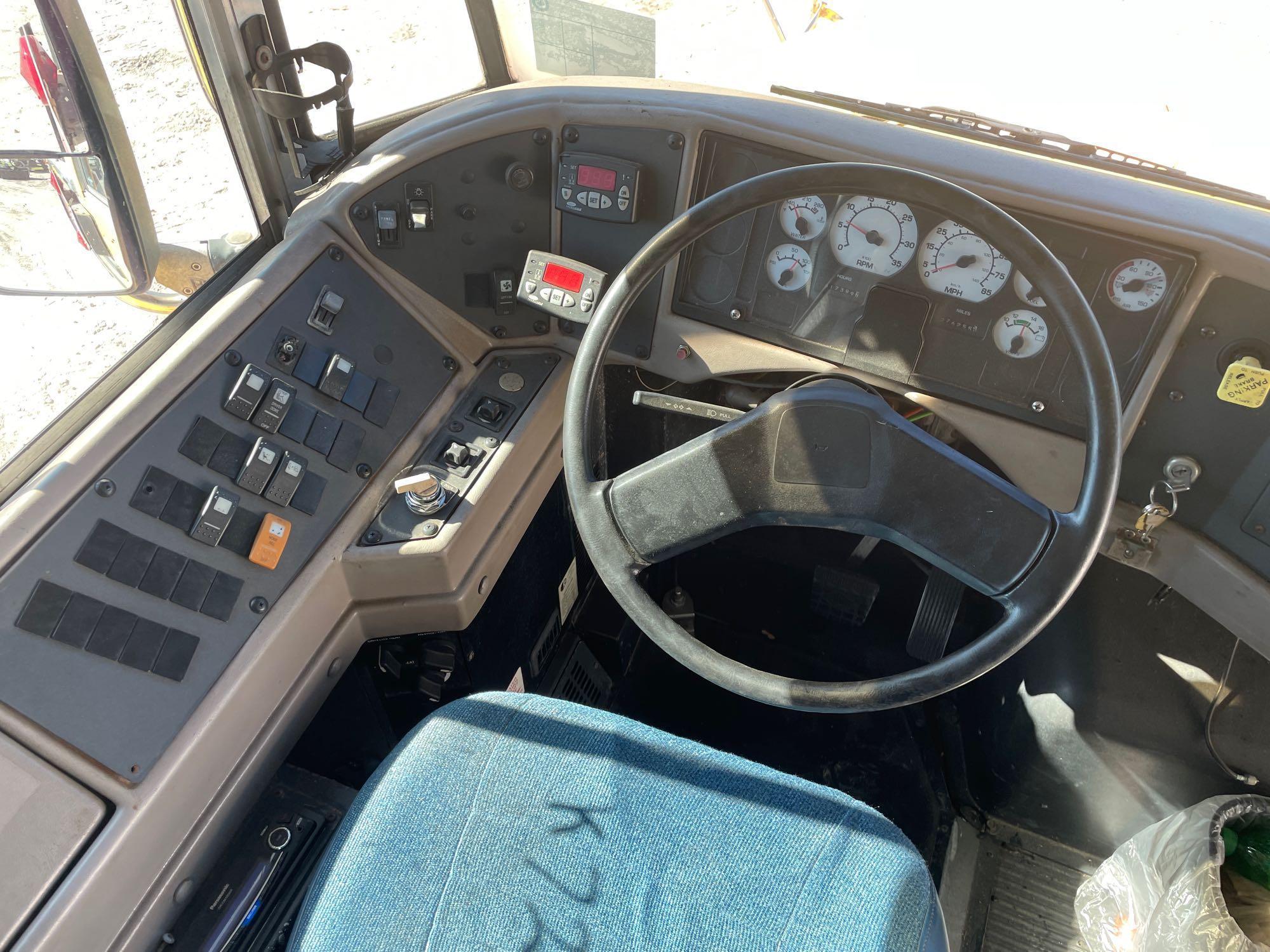 2003 IC Corporation 3000IC 71 Passenger Bus