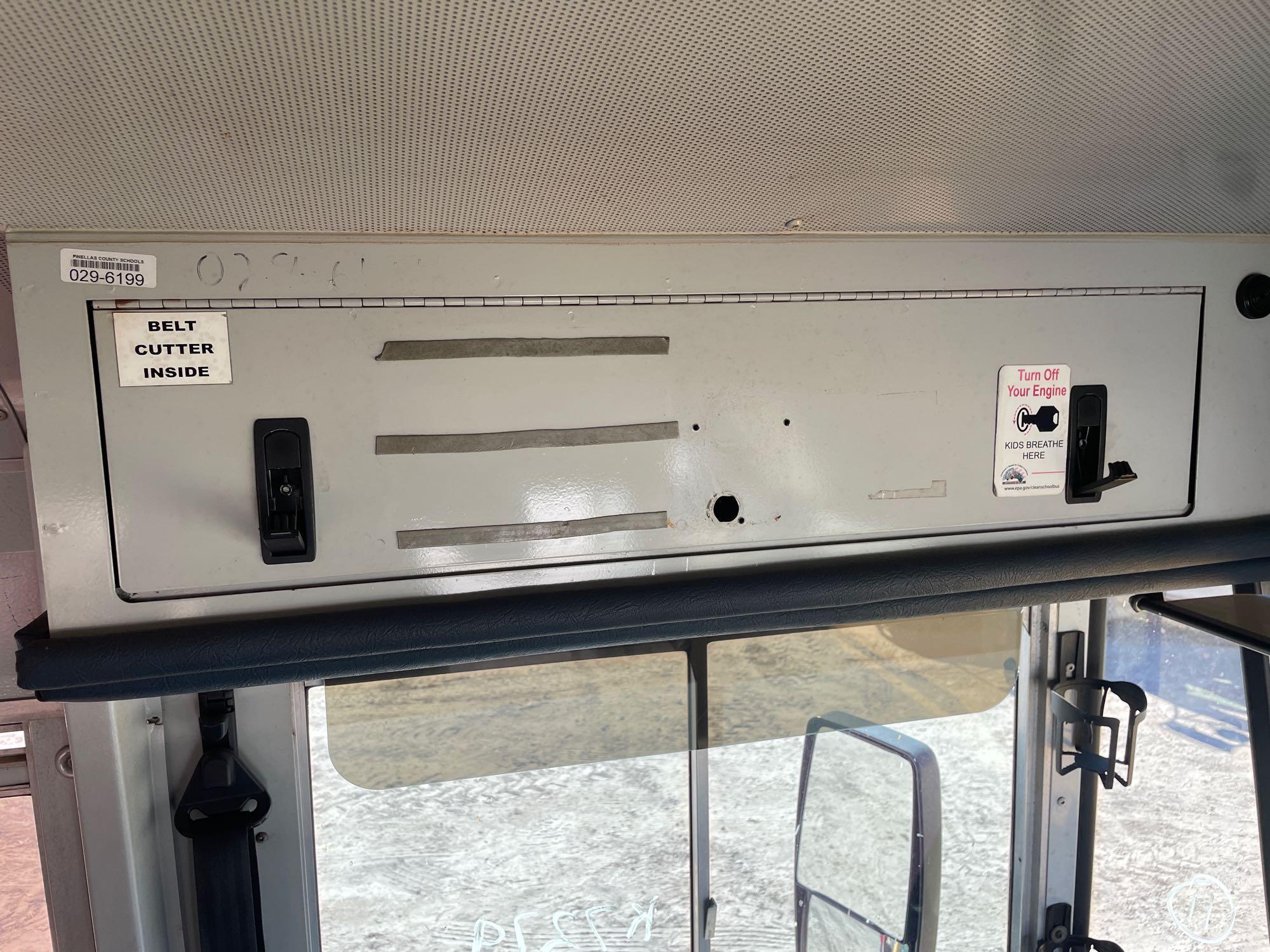 2003 IC Corporation 3000IC 71 Passenger Bus